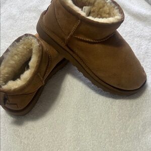 UGG Cream Shearling Lining - Plush Interior Detail